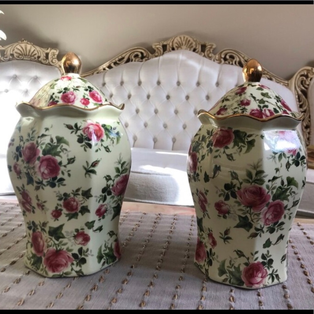 Decorative Floral gold trim canister set. - Picture 1 of 5